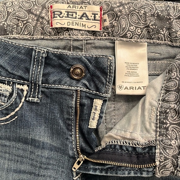 Ariat R.E.A.L. Women’s Stretch Entwined Distressed Boot Cut Jeans Sz 27R Western - Picture 8 of 12